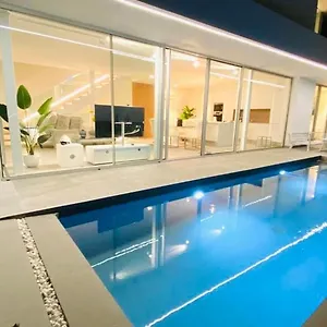 https://luxury-villa-new-building-with-panoramic-sea-view.in-canary-islands.com