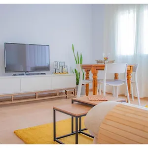 https://apartamento-canada-aguilar-con-amplia-terraza.es-andalucia.com